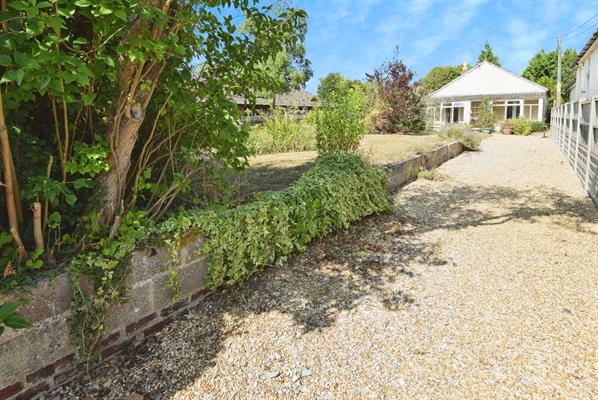 London Road, Amesbury, Salisbury SP4 7DX