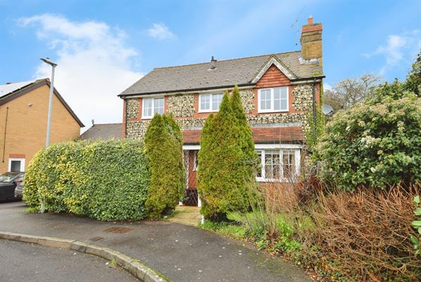 Simmance Way, Amesbury, SP4 7TD