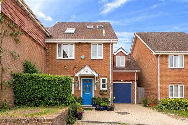 Priory Close, Shrewton, SP3 4LE
