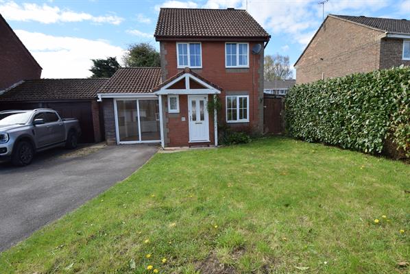 Avondown Road, Durrington, SP4 8NQ