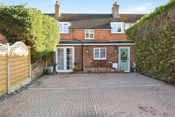 Tollgate Close, Amesbury, SP4 7TN