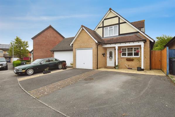 Carleton Close, Amesbury, SP4 7TU