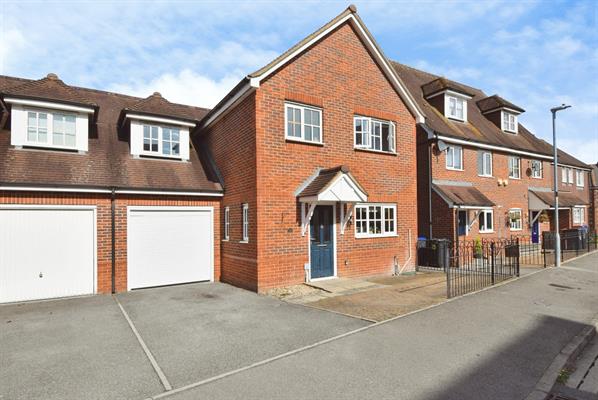 Carpenter Drive, Amesbury, SP4 7WB